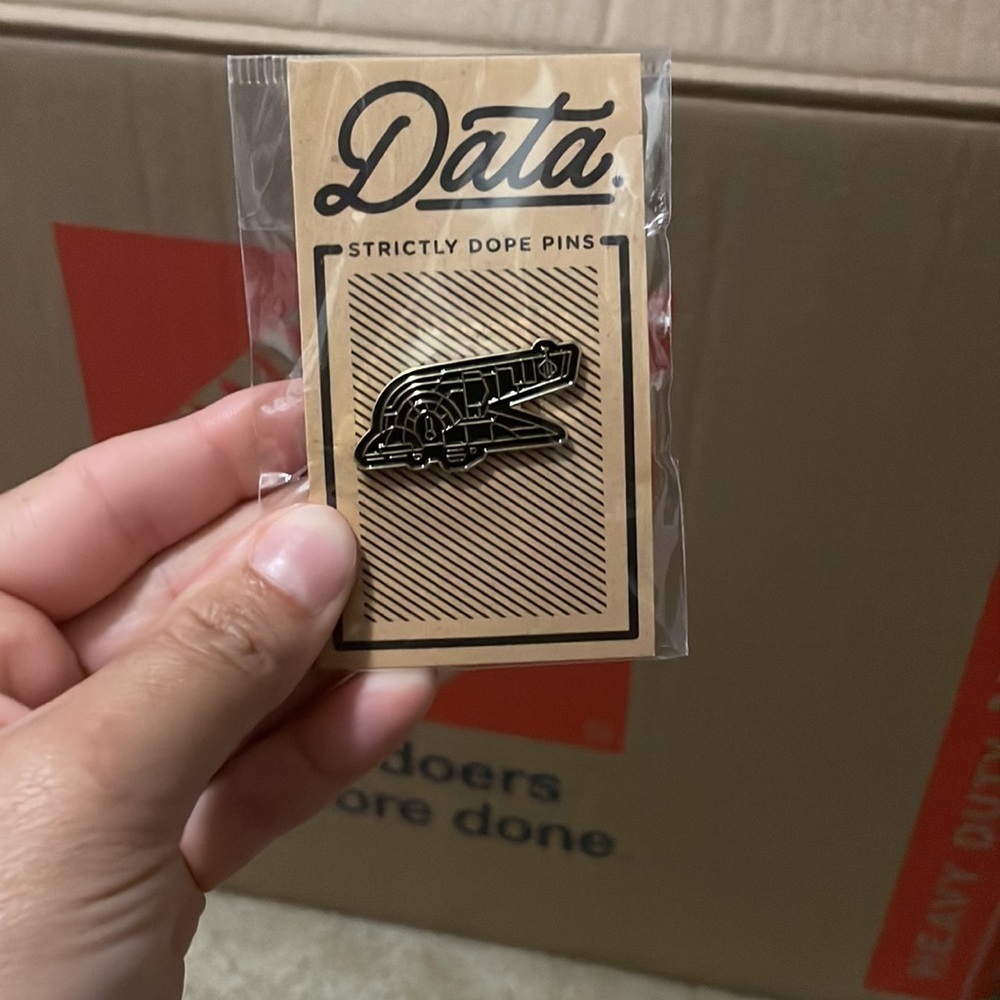 NWT STAR WARS PINS bundle​​​​​​​​​ - Picture 9 of 9